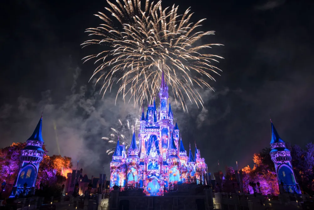 Happily Ever After: o novo  espetáculo de efeitos luminosos